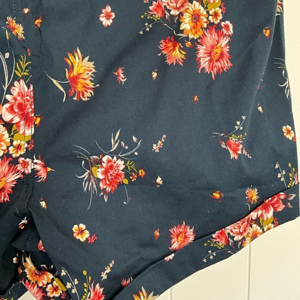 Torrid Womens Plus Size 26 Sateen Floral Shorts Black Pink Red Roses Belted - Picture 10 of 13